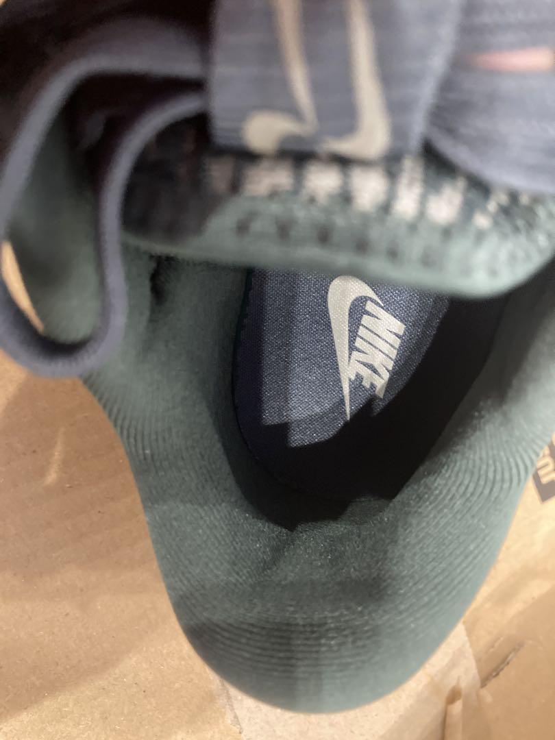 NIKE モティバ　23.5