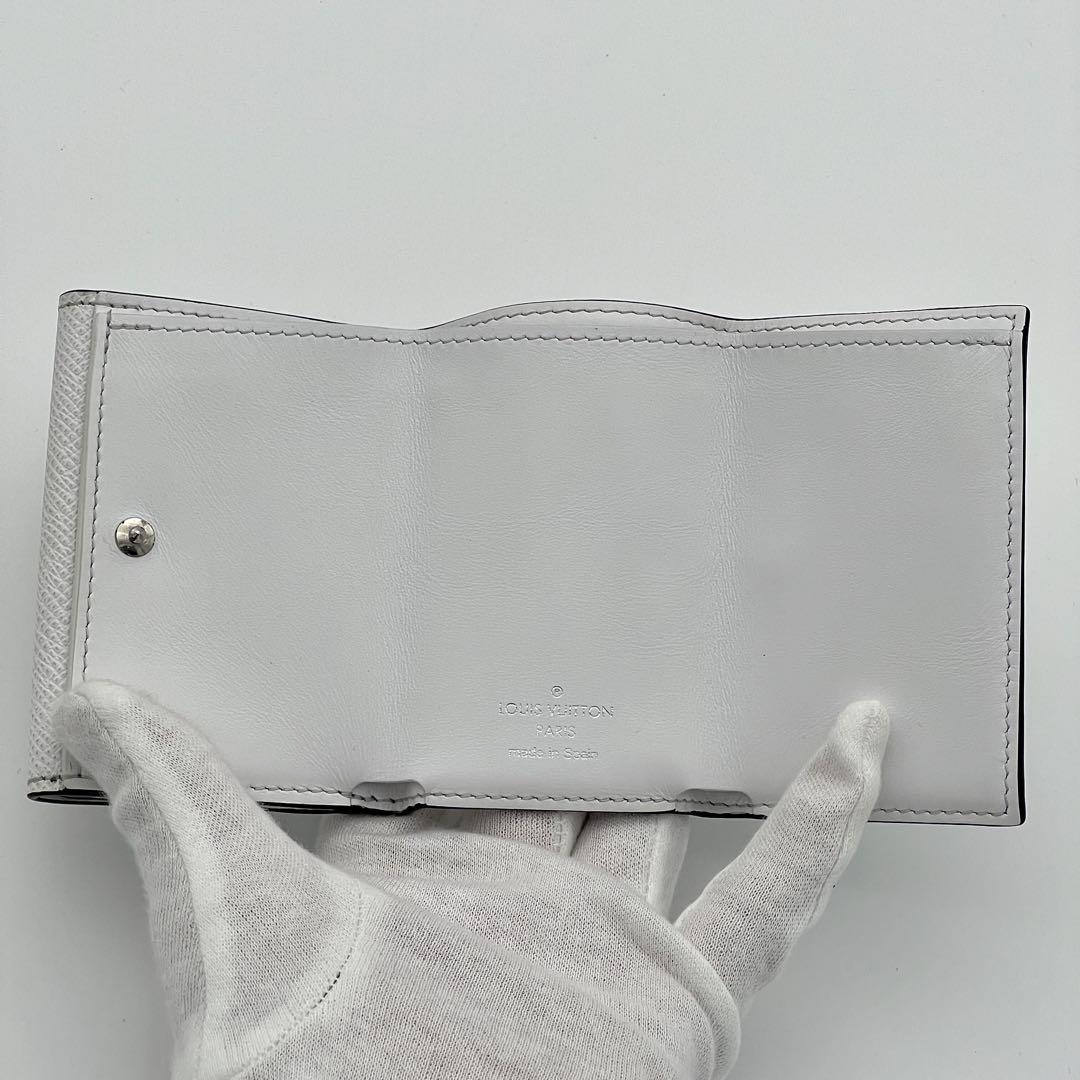 【最高級美品】ヴィトン モノグラム タイガラマ ディスカバリー コンパクト財布