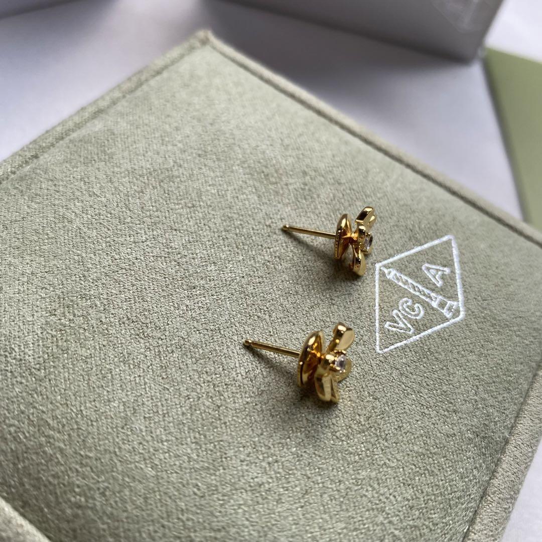 ヴァンクリーフ&アーペル　フリヴォル　ミニピアス