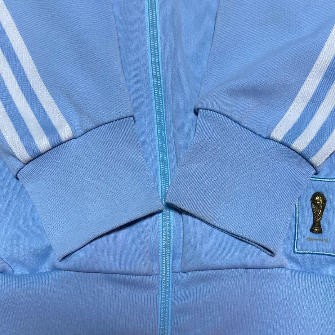 アディダス アルゼンチン代表 FIFA公式 トラックジャケット ロゴ刺繍 青 S アディダス アルゼンチン代表 FIFA公式 トラックジャケット ロゴ刺繍 青 S