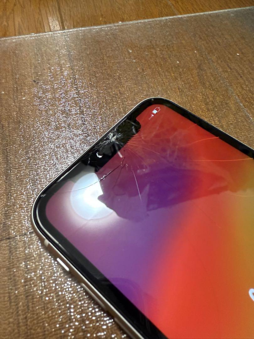 Apple iPhone 11 本体 パープル 画面にひびあり