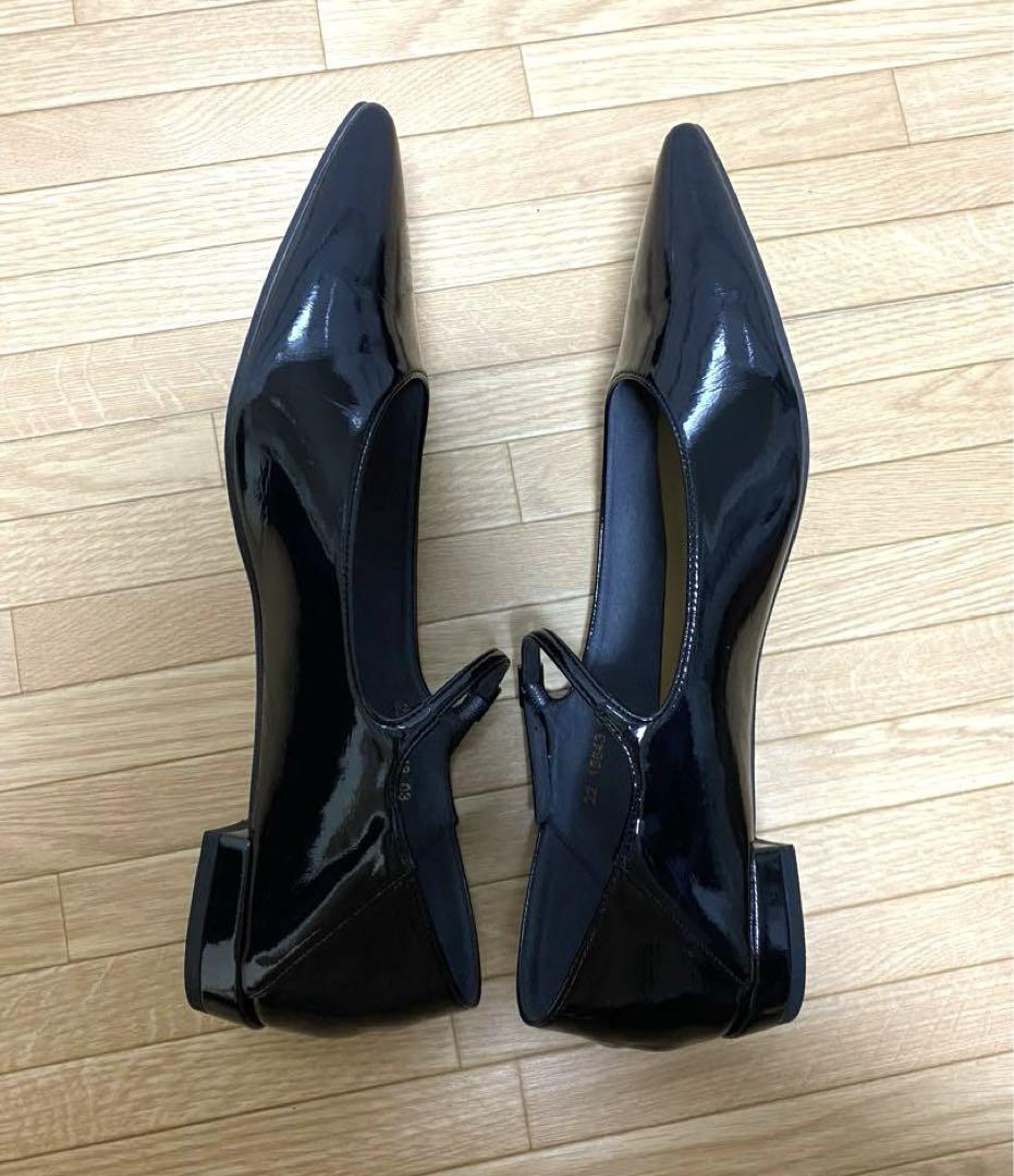 エナメルポインテッドフラットメリージェーン 25.5 ブラック 美品