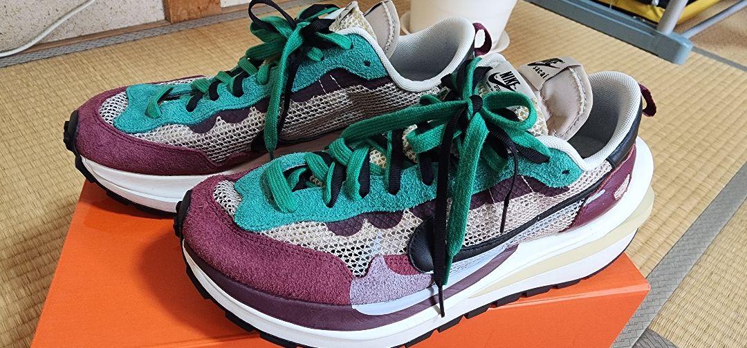 Nike Sacai Vaporwaffle Villain Red