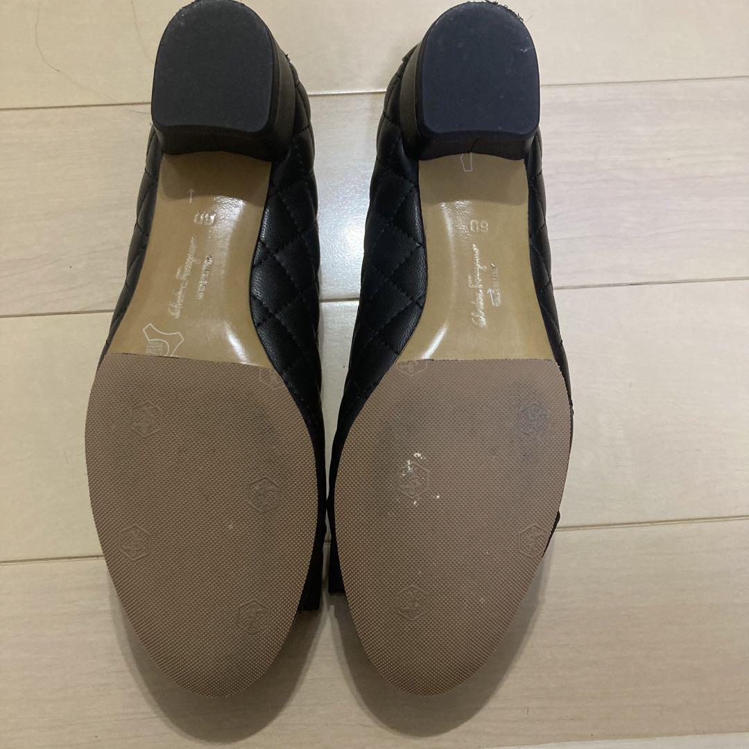 FERRAGAMO 黒 リボン付き パンプス