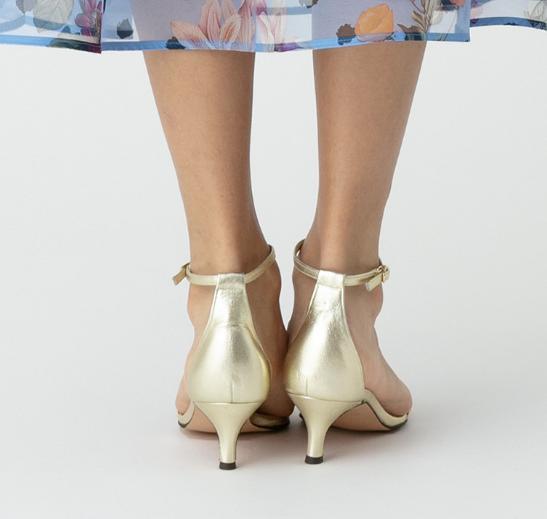 【LOULOU WILLOUGHBY】バーサンダル　ゴールド 22.5cm