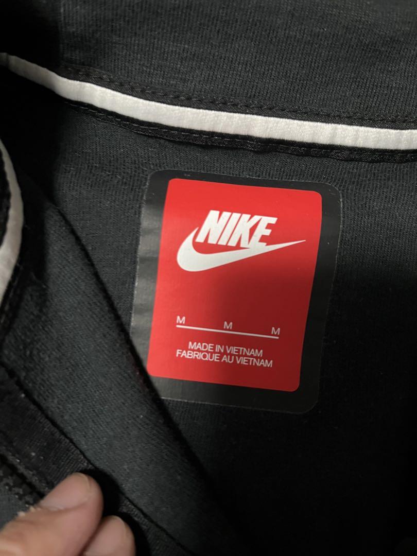 専用　NIKE テックフリース　ブラック　パーカーのみ