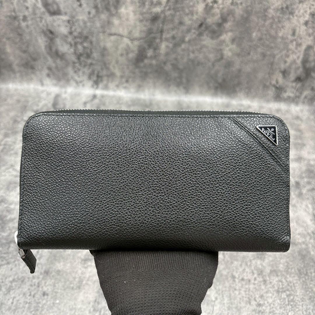 未使用　現行　プラダ　トライアングル ジップアラウンド　長財布　RFID搭載