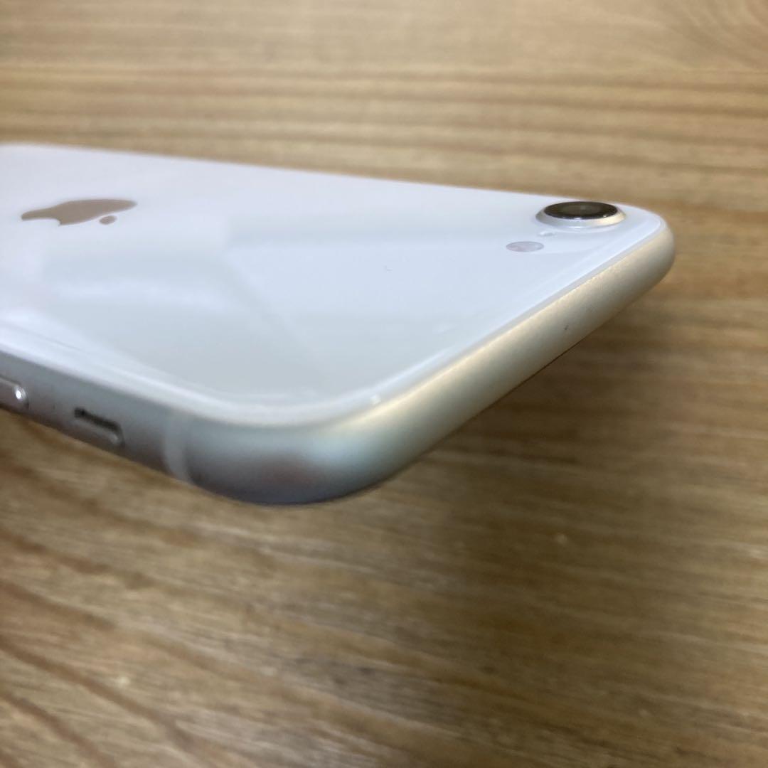 iPhone SE Gen 第3世代 ホワイト 68GB本体 - メルカリ