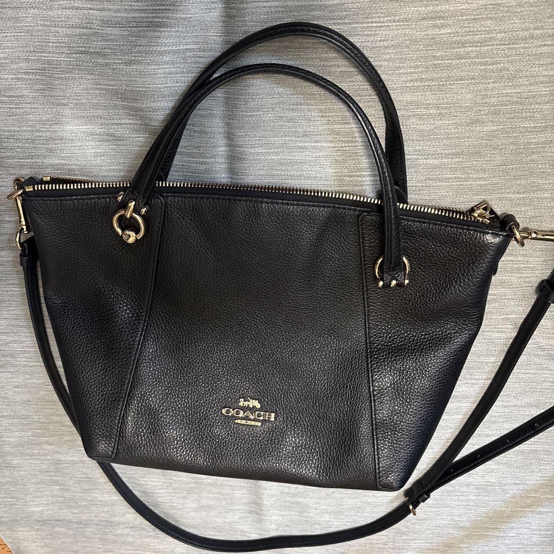 COACH ブラックレザー ショルダーバッグ