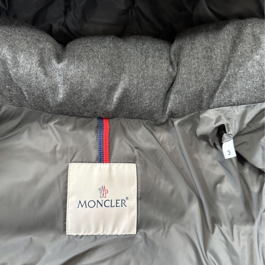 極美品 MONCLER \"モンジュネーブル\" 国内正規品 グレー T3