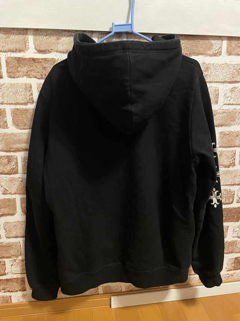 TATRAS 刺繍パーカー 01 by メルカリ
