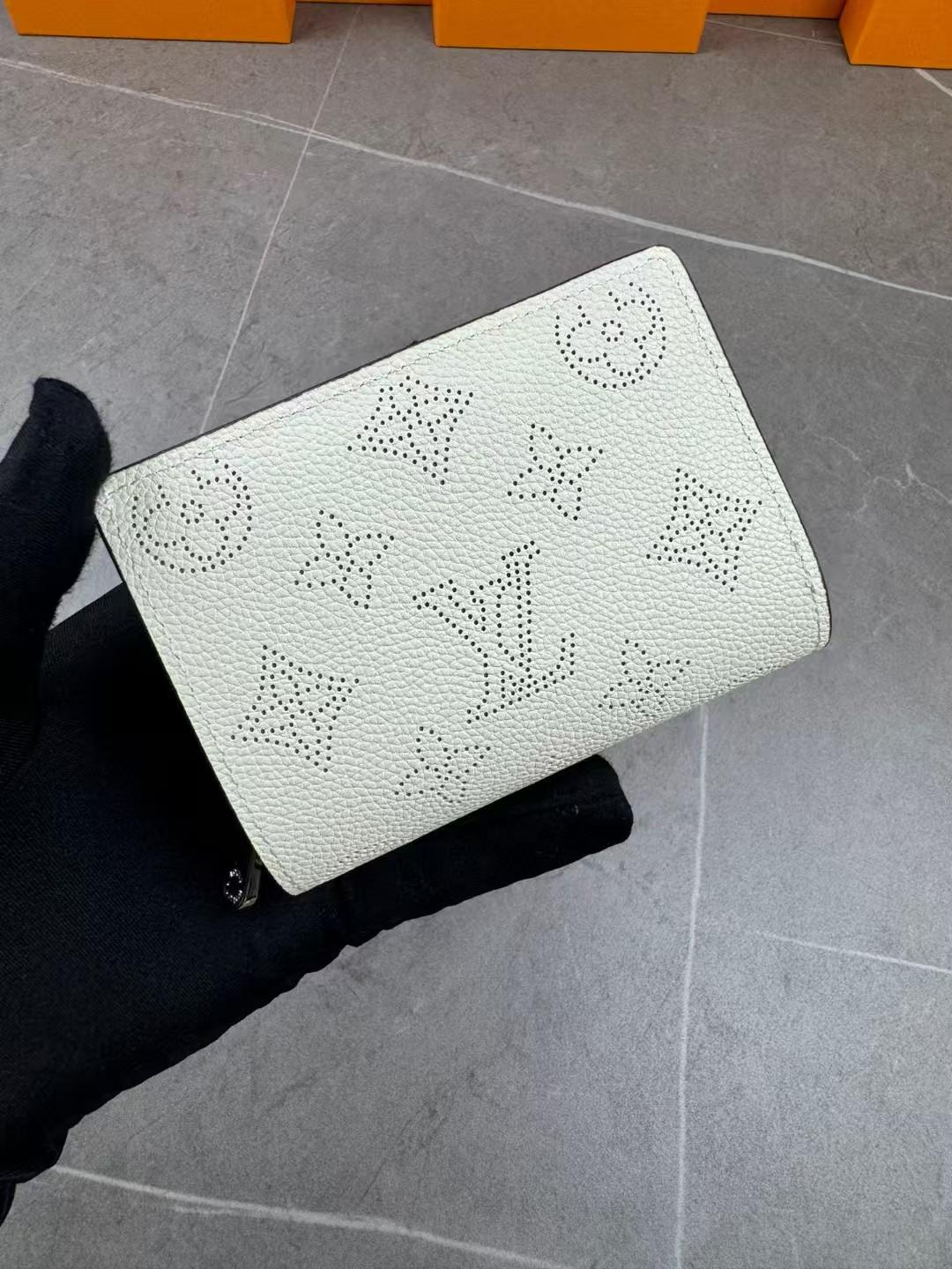 【美品】ルイヴィトン 二つ折り財布