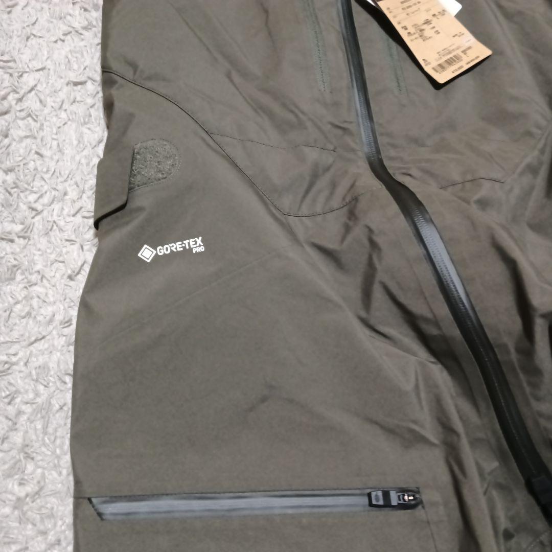 【新品】ノースフェイス BIB GORE-TEX スノーパンツ Lサイズ 【新品】ノースフェイス BIB GORE-TEX スノーパンツ Lサイズ