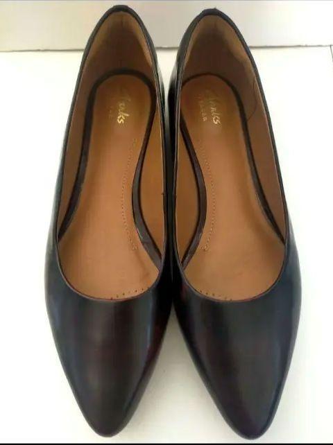 【美品】CLARKS クラークス フラットパンプス ポインテッドトゥ 美品】CLARKS クラークス フラットパンプス ポインテッドトゥ