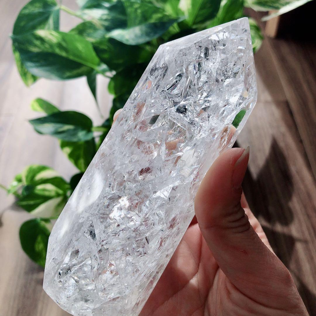 【オススメ】☆レインボー入りクラック水晶ポイント☆