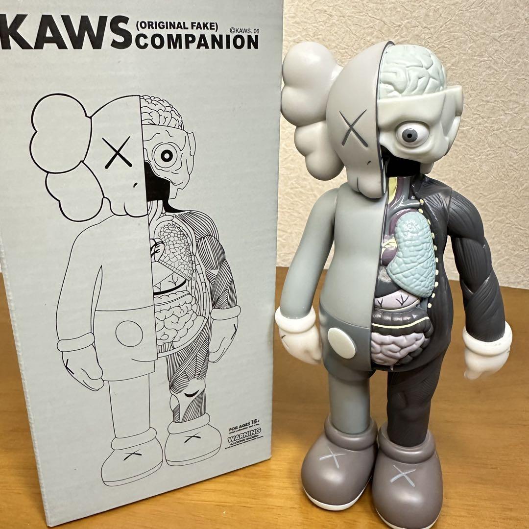 【一部予約販売】 カウズOrnaments Fakeフィギュア アメコミ