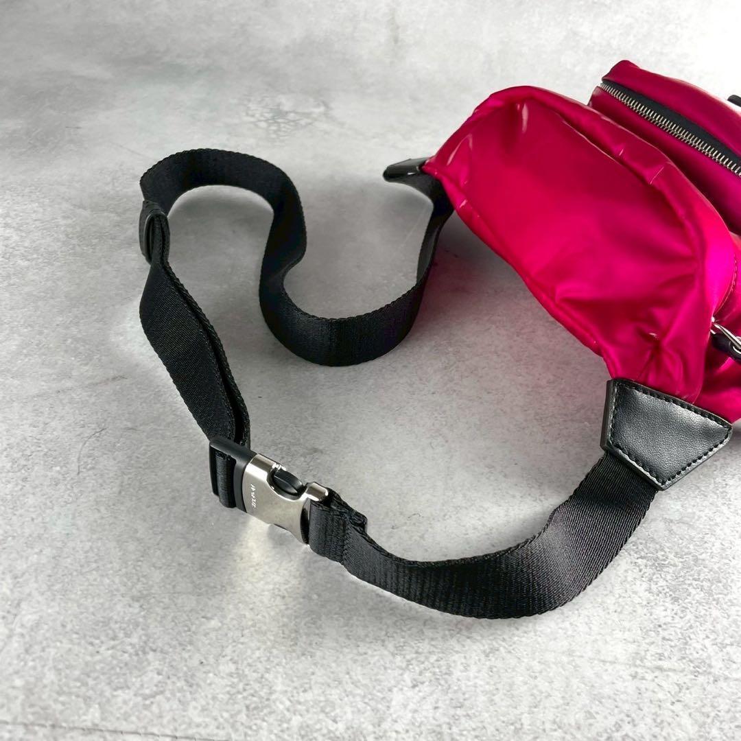 MONCLER Near Mint Body Bag Maglia Pink MONCLER Near Mint Body Bag Maglia Pink