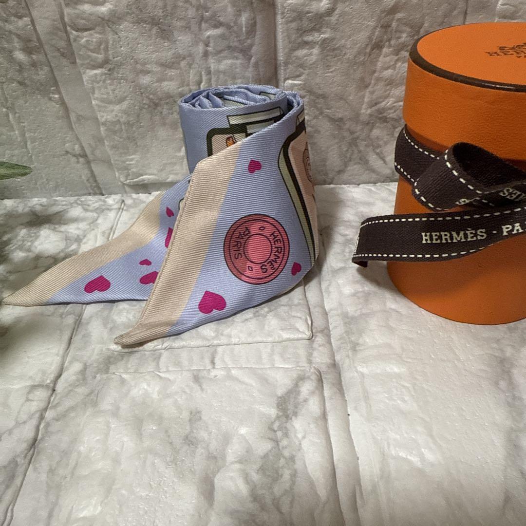 美品❤︎エルメス　ツイリー　ハート柄　パステルブルー
