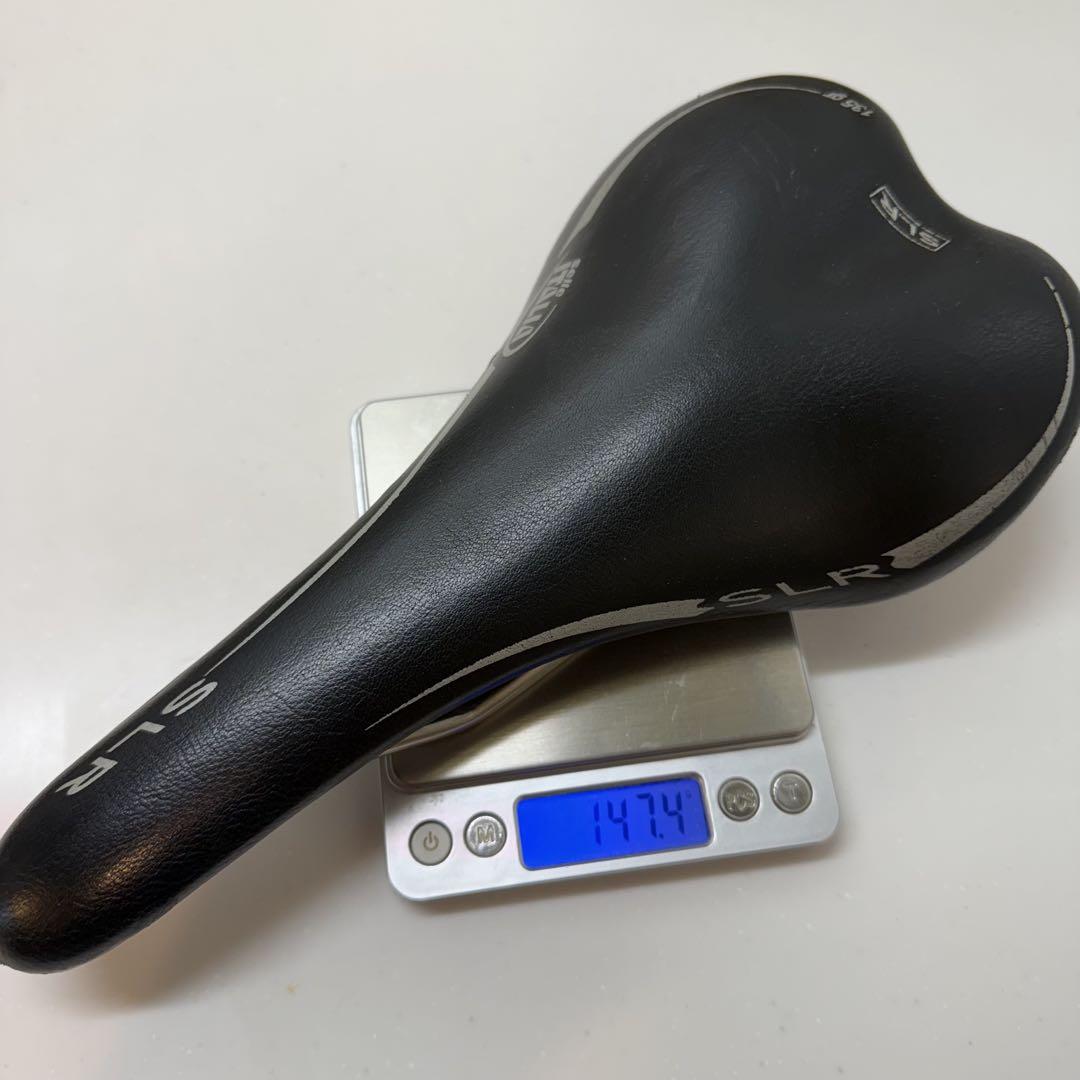 Selle Italia SLR サドル カーボンファイバー製