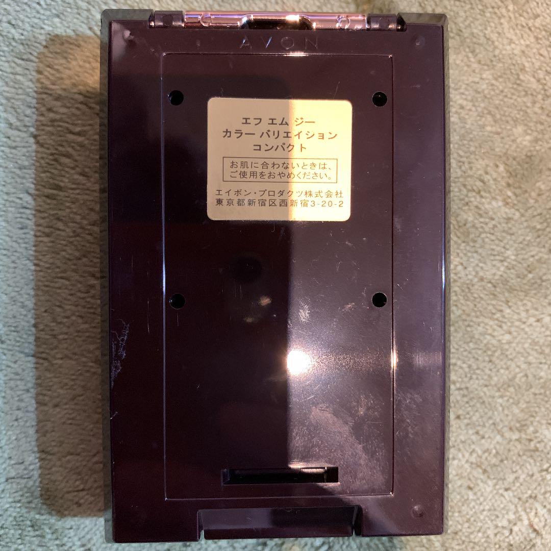 メルカリ エフ エム ジー カラー バリエイション コンパクト エイボン アイシャドウ 777 中古や未使用のフリマ