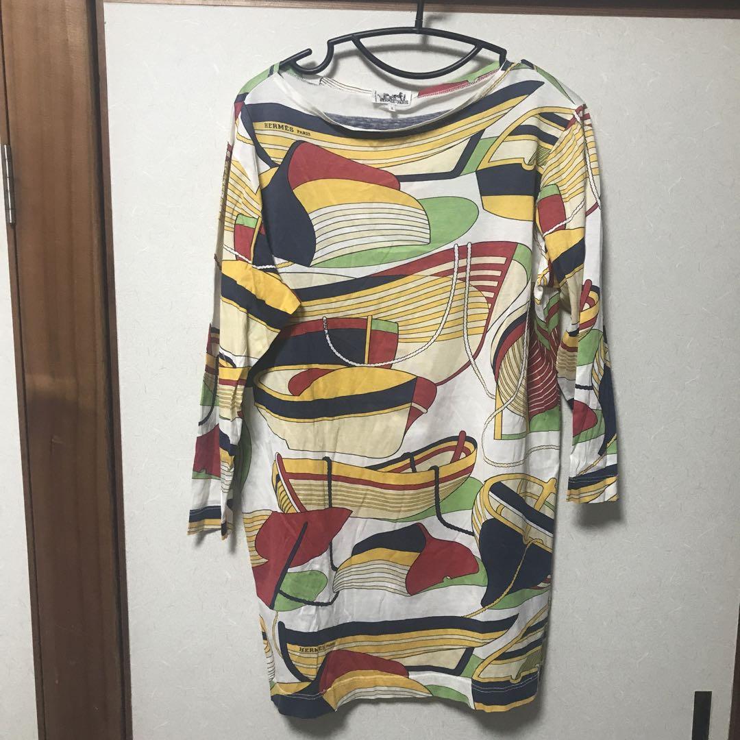 Hermesエルメス ロングTシャツ 膝上の