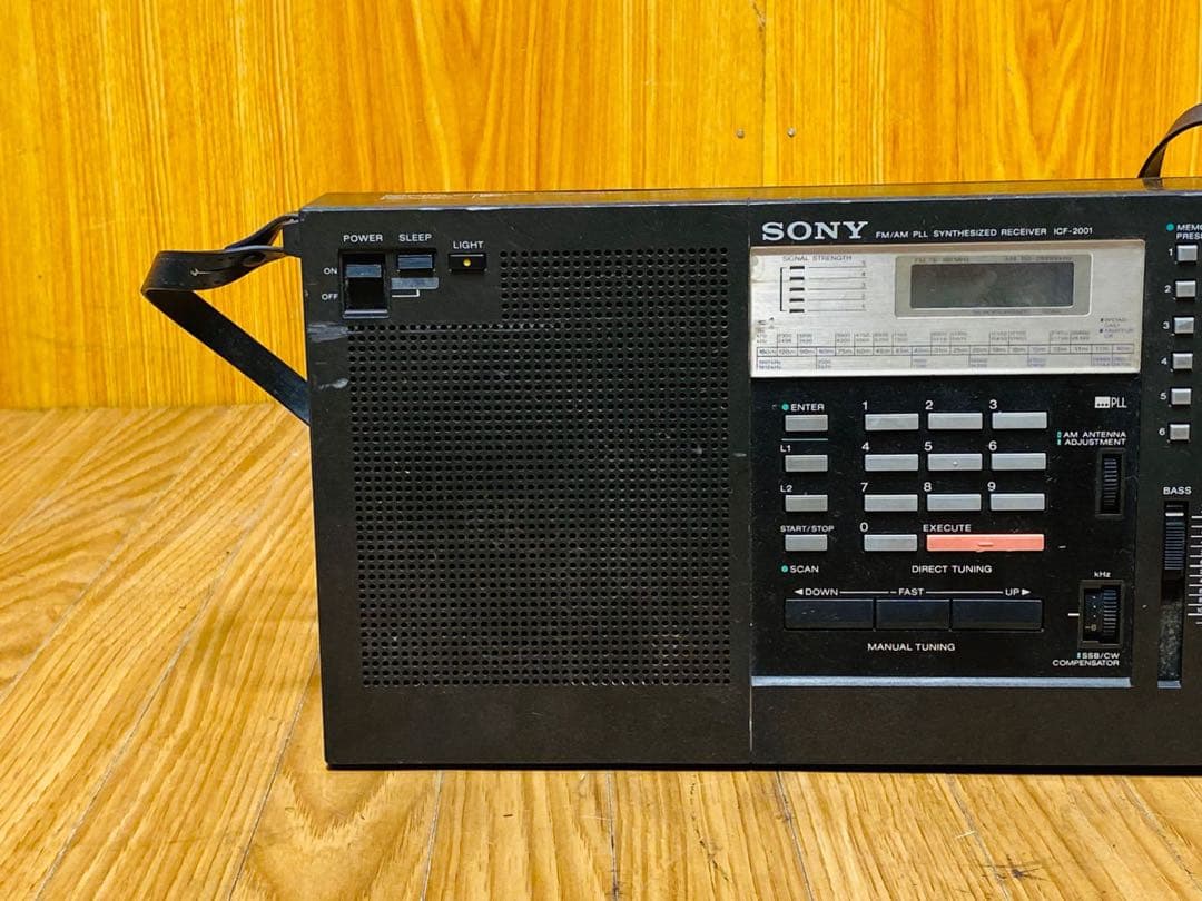 SONY ICF-2001 AM/FMラジオ 受信機 SONY ICF-2001 AM/FMラジオ 受信機