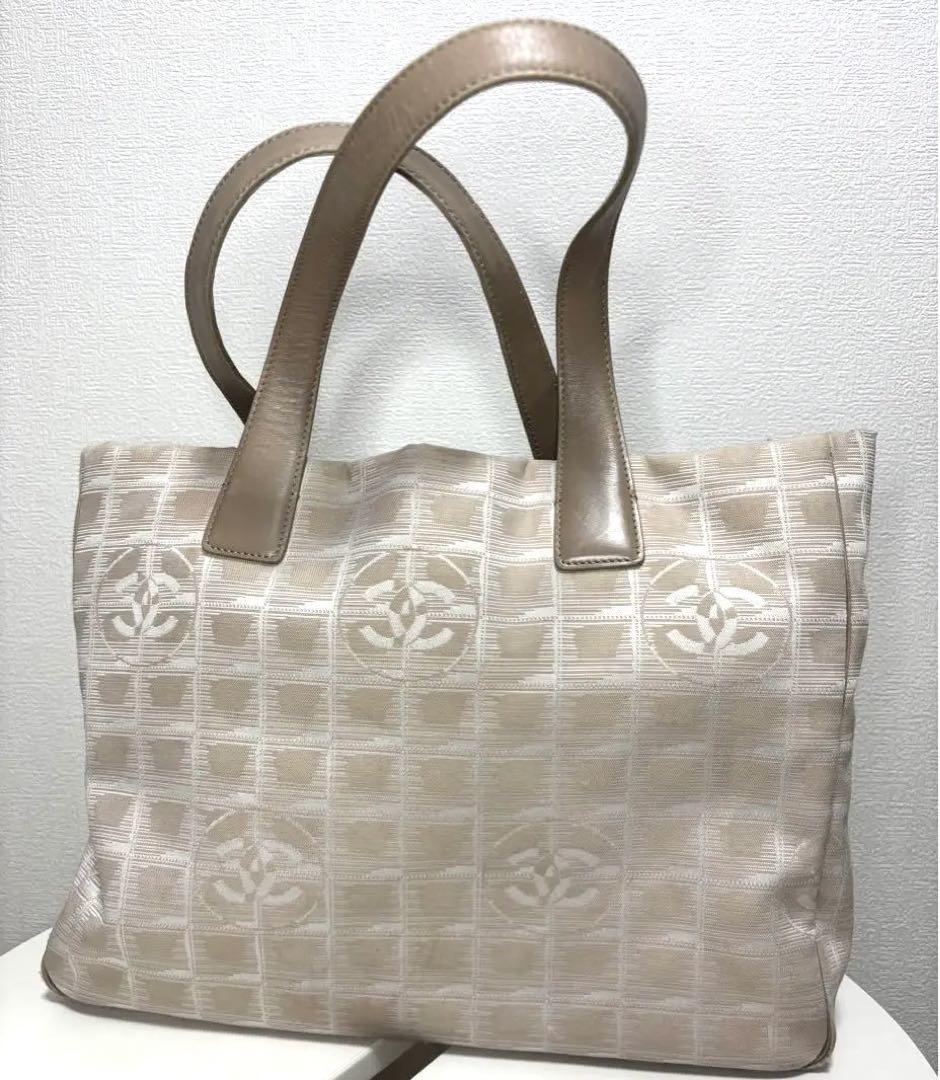 【中古】シャネルCHANELニュートラベルライン　ベージュ　人気