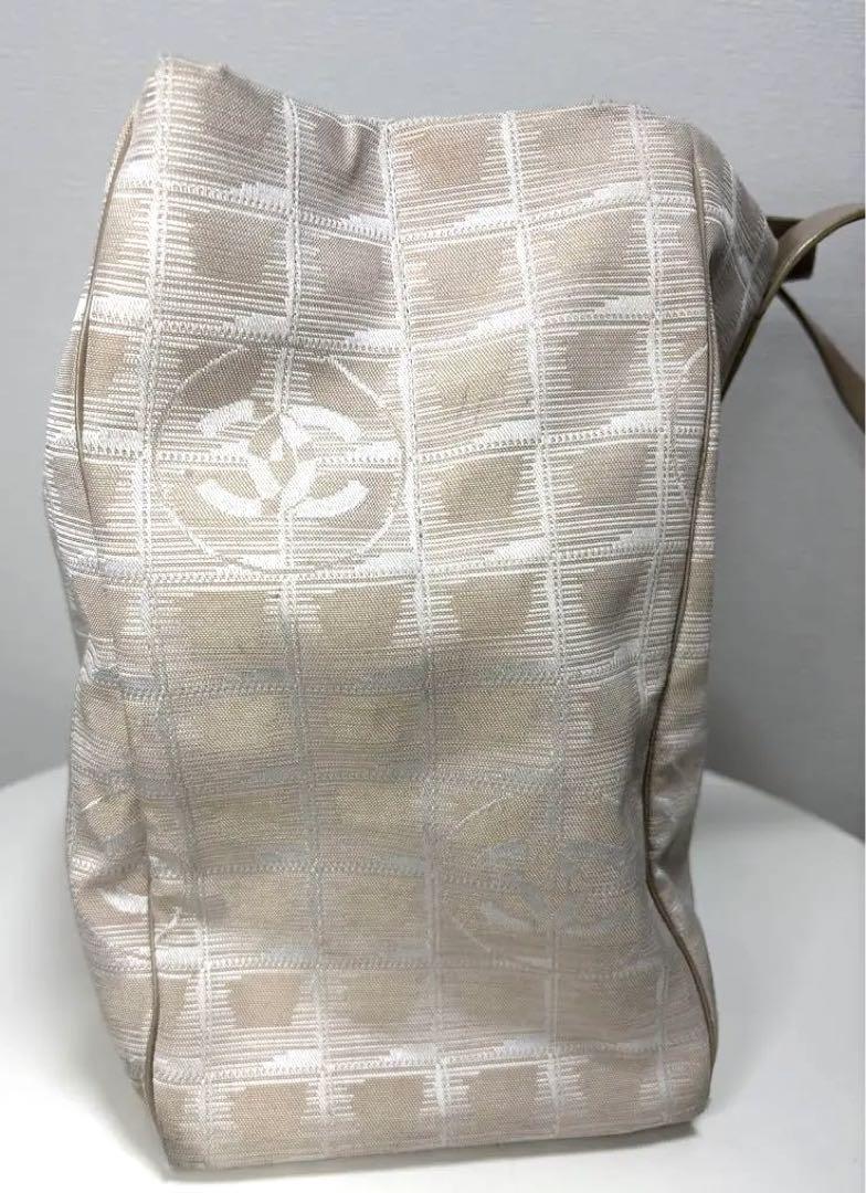 【中古】シャネルCHANELニュートラベルライン　ベージュ　人気
