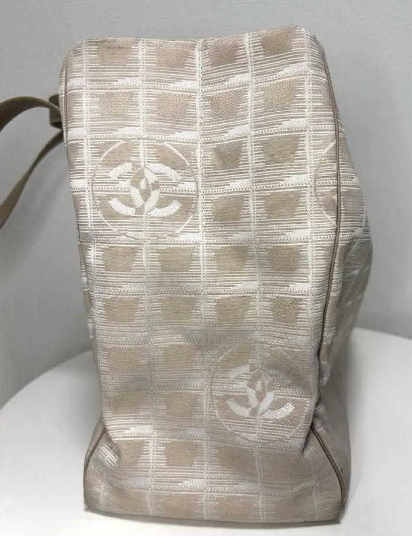 【中古】シャネルCHANELニュートラベルライン　ベージュ　人気
