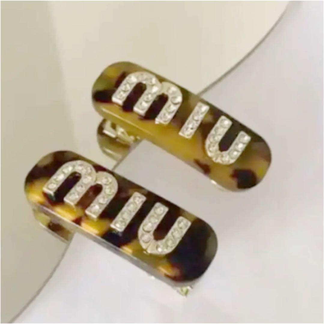 miumiu ヘアアクセサリー ヘアクリップ 【SALE/72%OFF】 miumiu ヘアアクセサリー ヘアクリップ 【SALE/72%OFF】