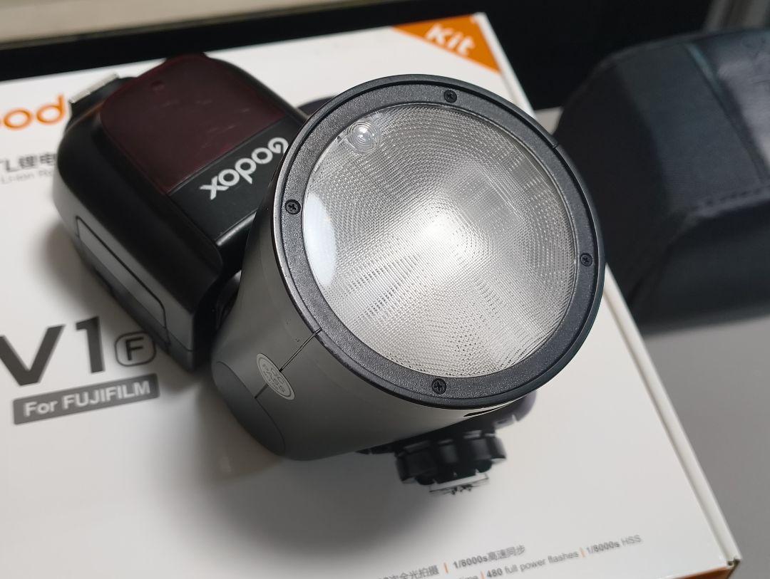Godox V1F