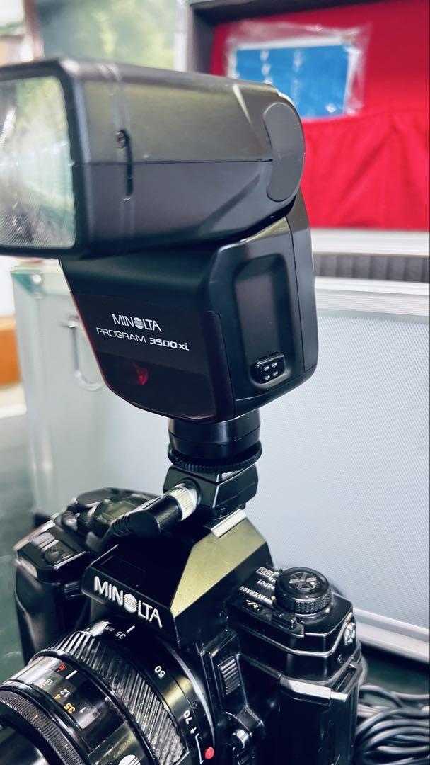 MINOLTA 一眼レフカメラとフラッシュセットアルミ専用箱付き MINOLTA 一眼レフカメラとフラッシュセットアルミ専用箱付き