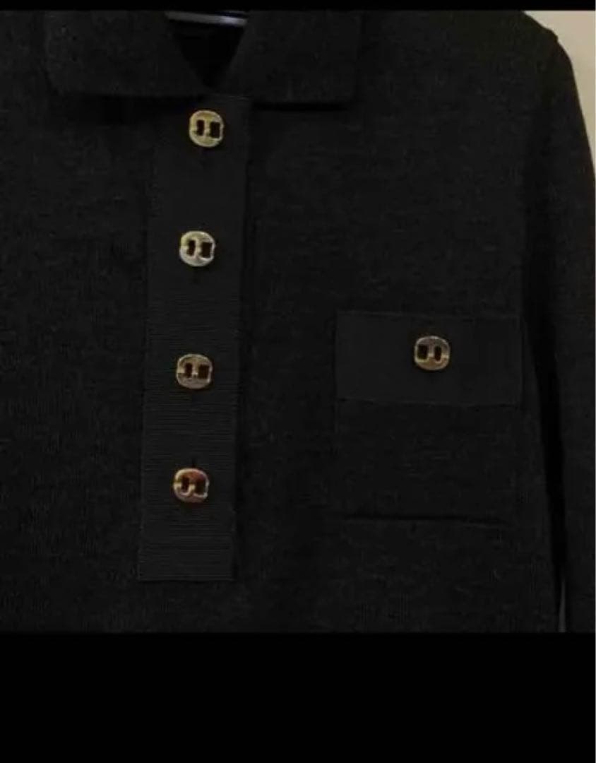 【極美品】フェラガモ　ニット カーディガン 銀ボタン カーディガン　ヴァラ　ロゴ 極美品】フェラガモ ニット カーディガン 銀ボタン カーディガン