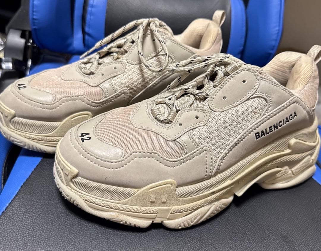 バレンシアガ　トリプルs ベージュ