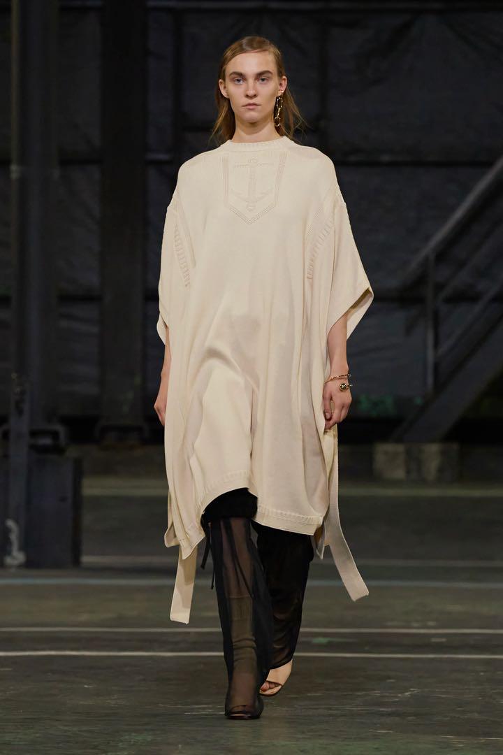 セブンイレブン 冬ギフト カタログ HYKE 21ss C/N GANSEY SWEATER PONCHO レディース ジャケット・アウター