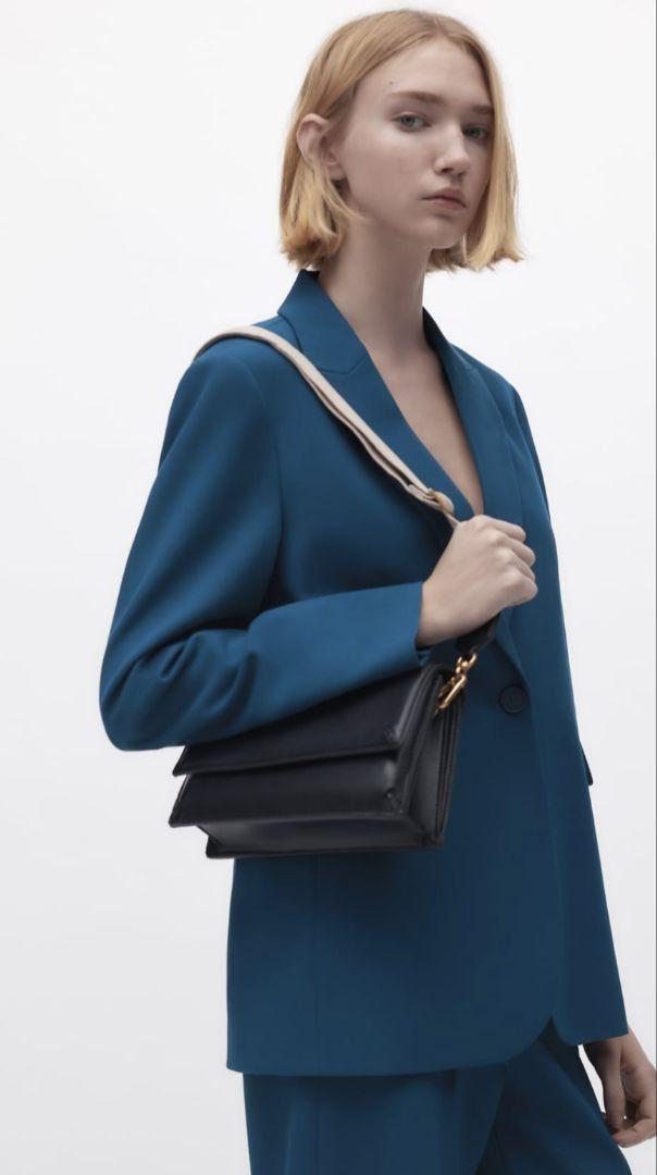 . ZARA フラップクロスボディバッグ