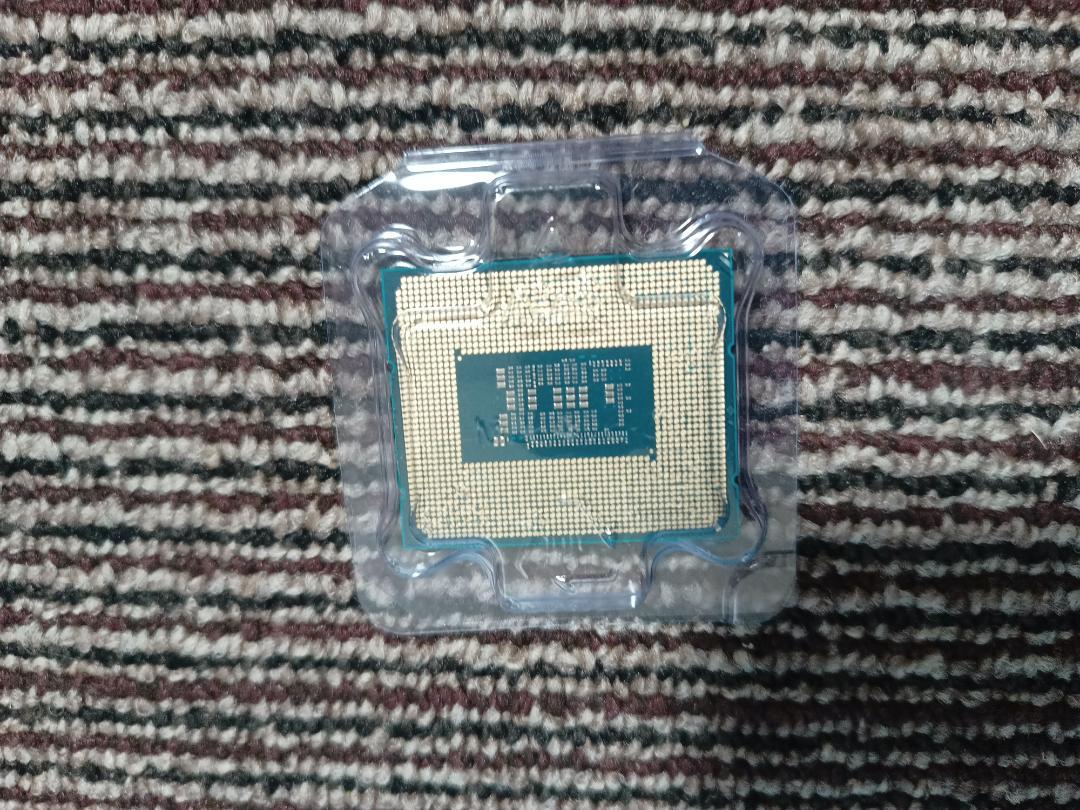 新品、未使用-Intel Core i3-12100F LGA1700 CPU
