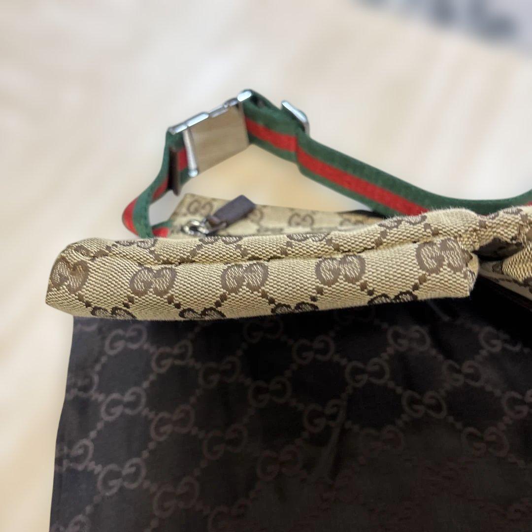 GUCCI グッチ　GGキャンバス✖︎レザー　ボディバック　シェリーライン
