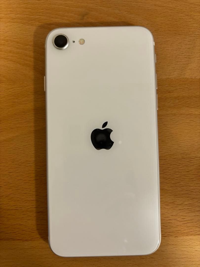 傷なし Apple iPhone SE 64GB 第3世代 カバー付き