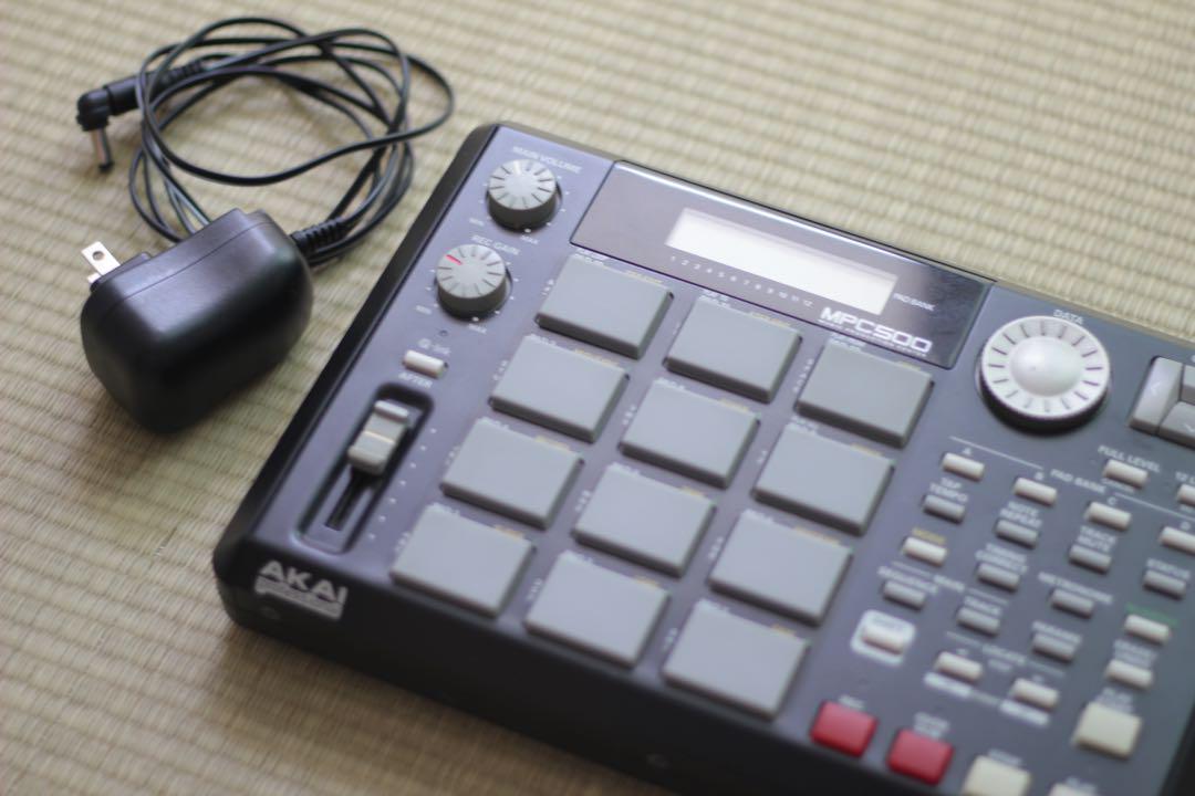 AKAI
