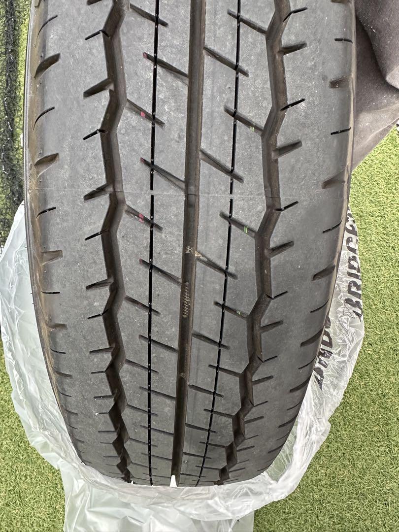 ハイエース 195/80R15 タイヤホイールセット 新車外し