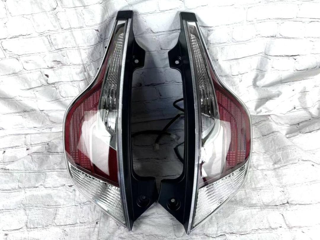 NHP10 アクア 中期タイプ テールランプ 左右セット　新品　純正タイプ