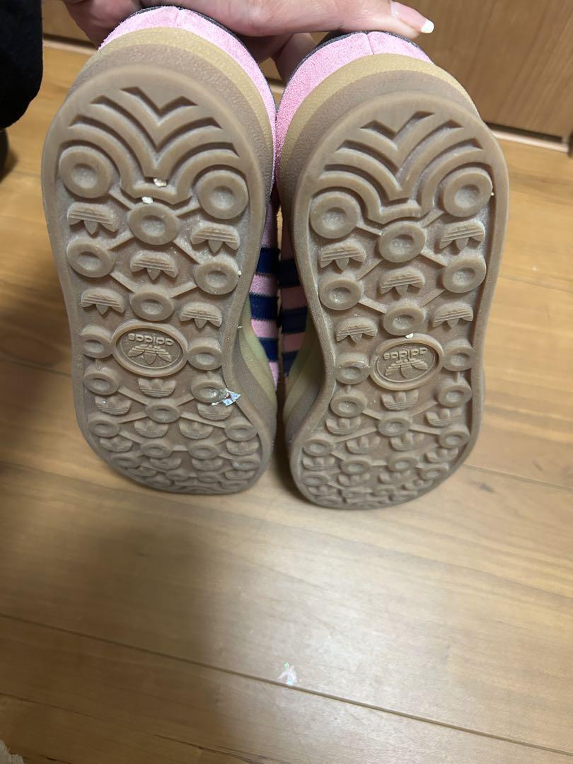 アディダス ピンク