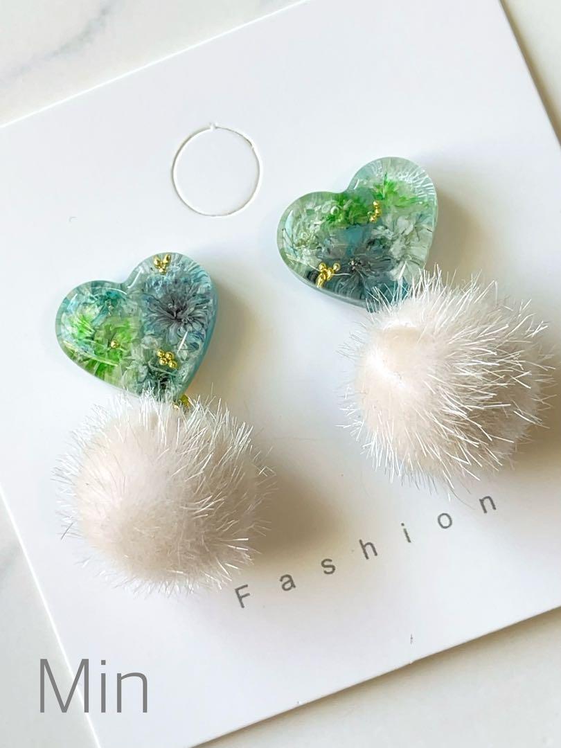 グリーン系　ハート　カボション　ピアス　ハンドメイド　イヤリング変更可