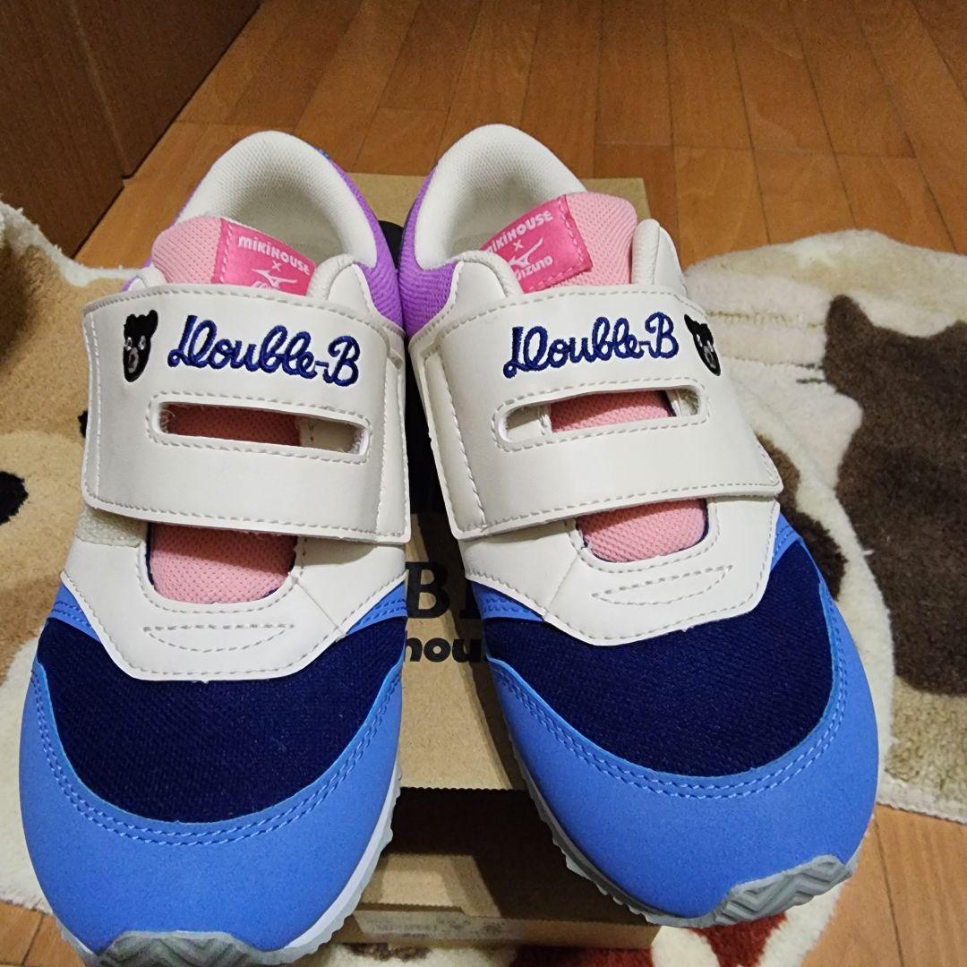 ダブルビー　スニーカー　mizuno