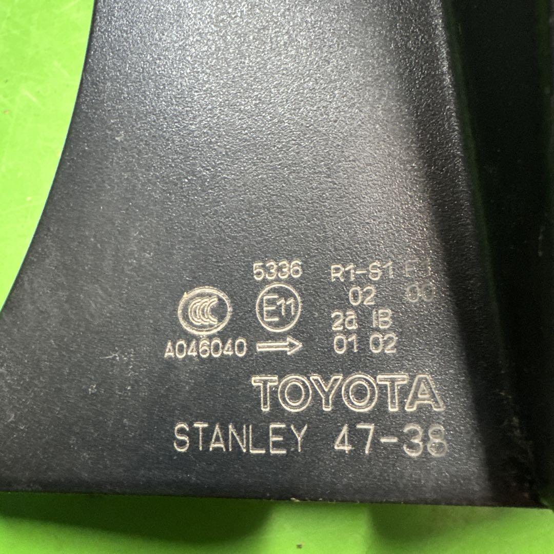 トヨタ　プリウス　30 前期　テールランプ　テールライト　左右セット　中古品