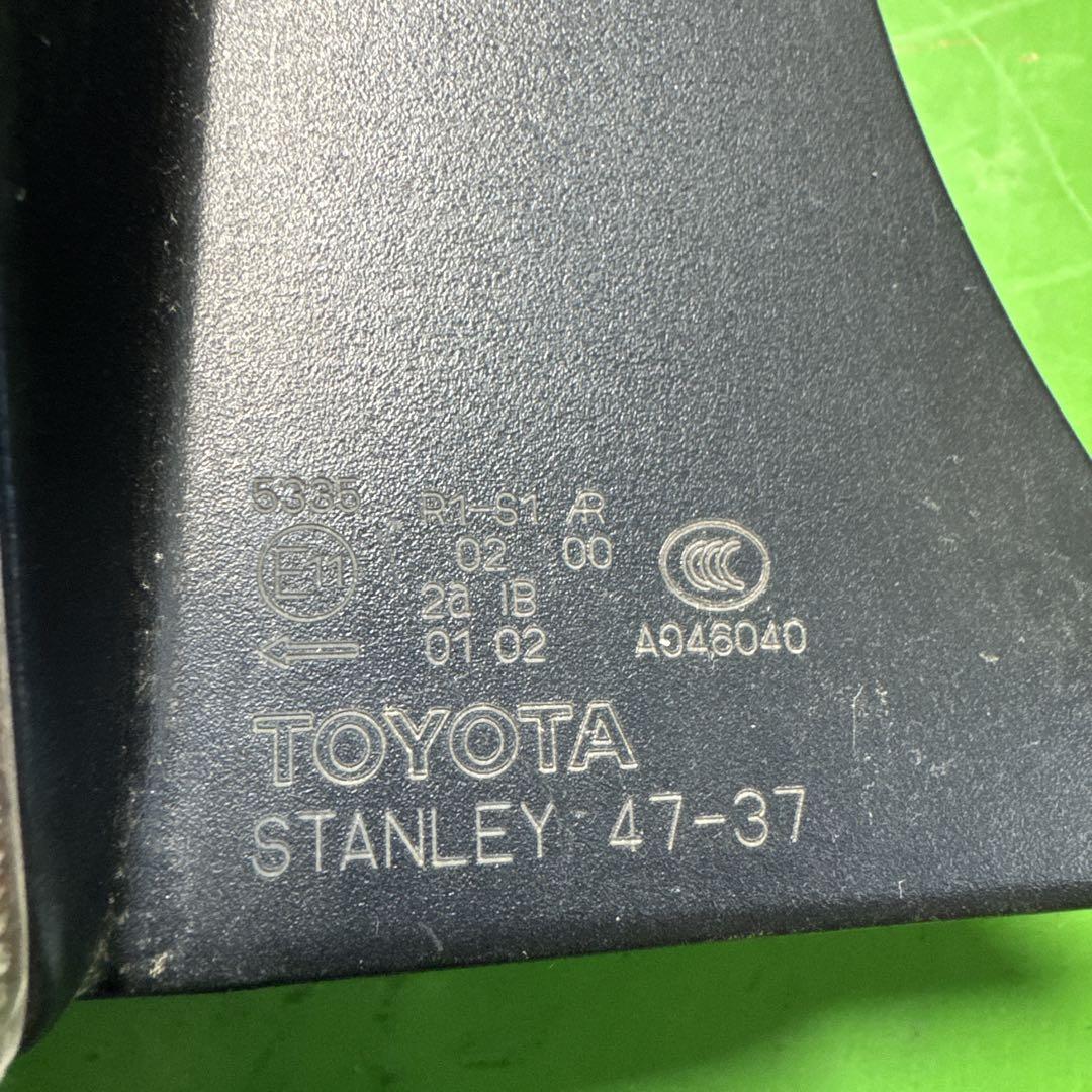トヨタ　プリウス　30 前期　テールランプ　テールライト　左右セット　中古品