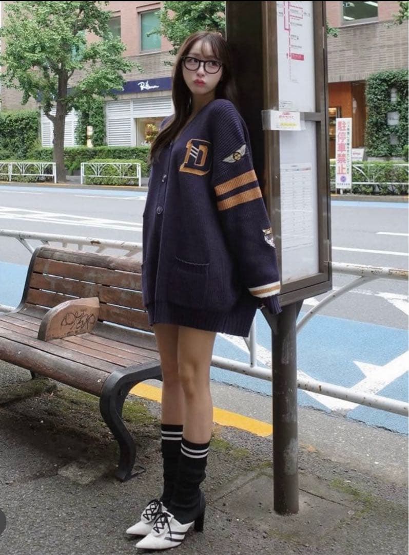 Darich カレッジワッペンVネックニットカーディガン ネイビー 新品未使用 Darich カレッジワッペンVネックニットカーディガン ネイビー 新品未使用