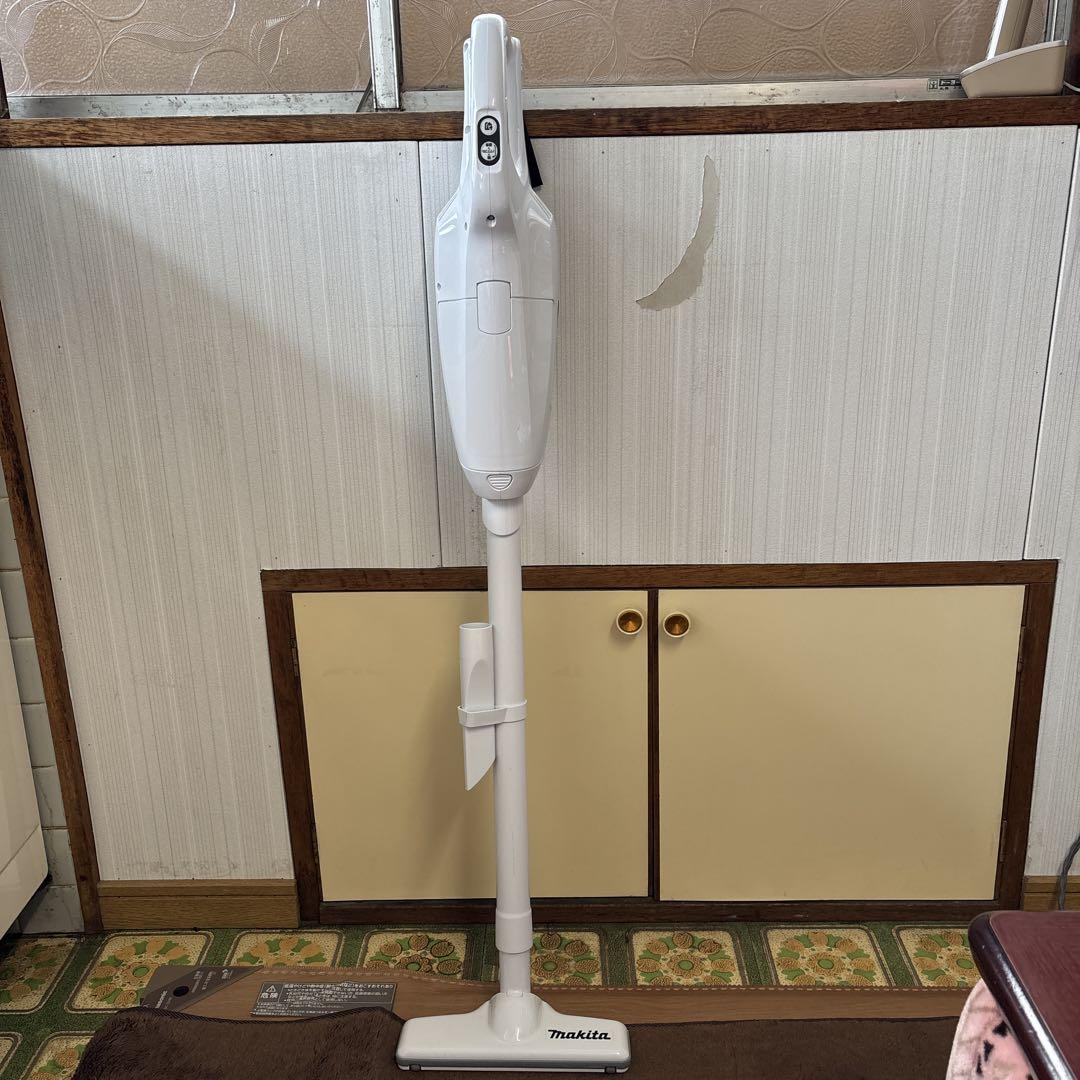 Makita スティッククリーナー CL107FD 本体/充電器付 Amazon.co.jp: マキタ コードレス掃除機CL107 紙パック式 標準25