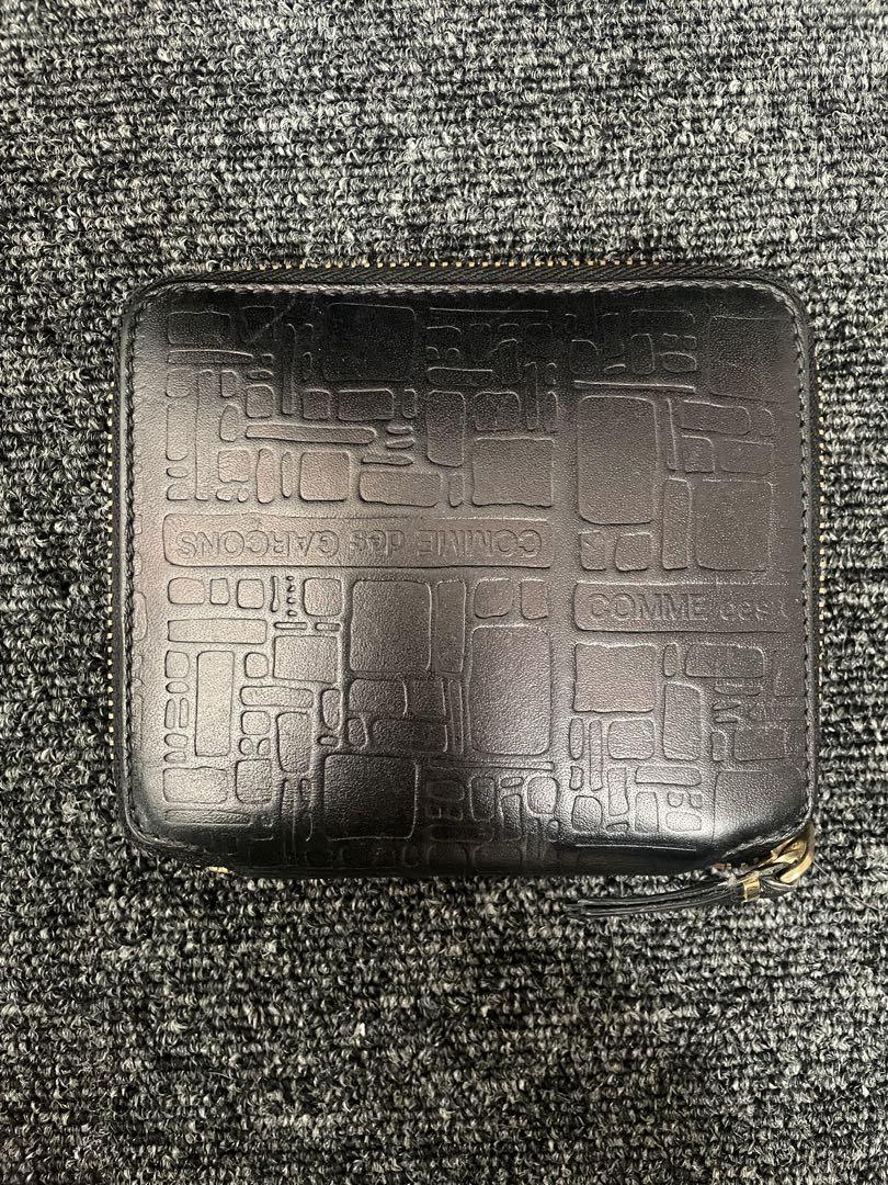 COMME des GARÇONS 二つ折り財布 コインケース　エンボス【美品】